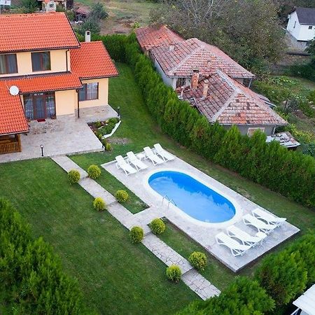 Guest House Beniart Vetrintsi Kültér fotó