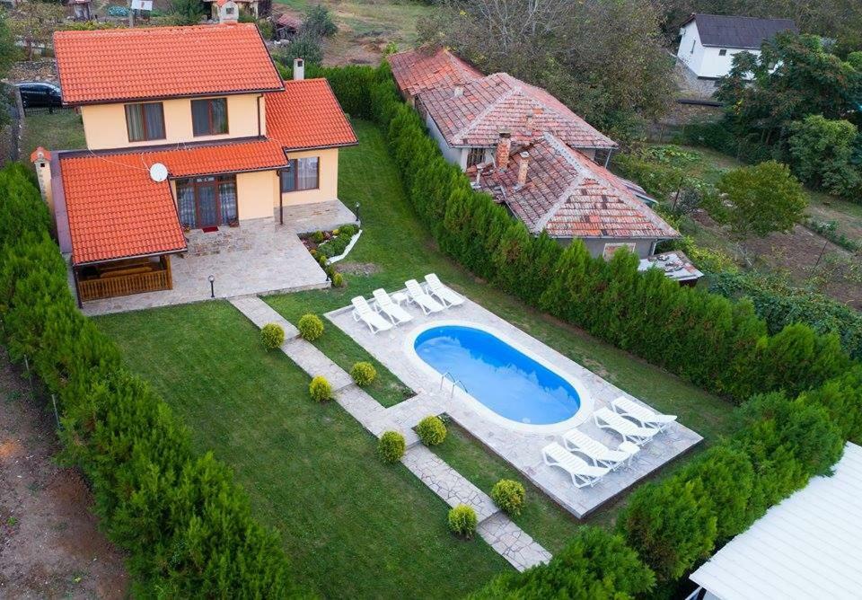 Guest House Beniart Vetrintsi Kültér fotó
