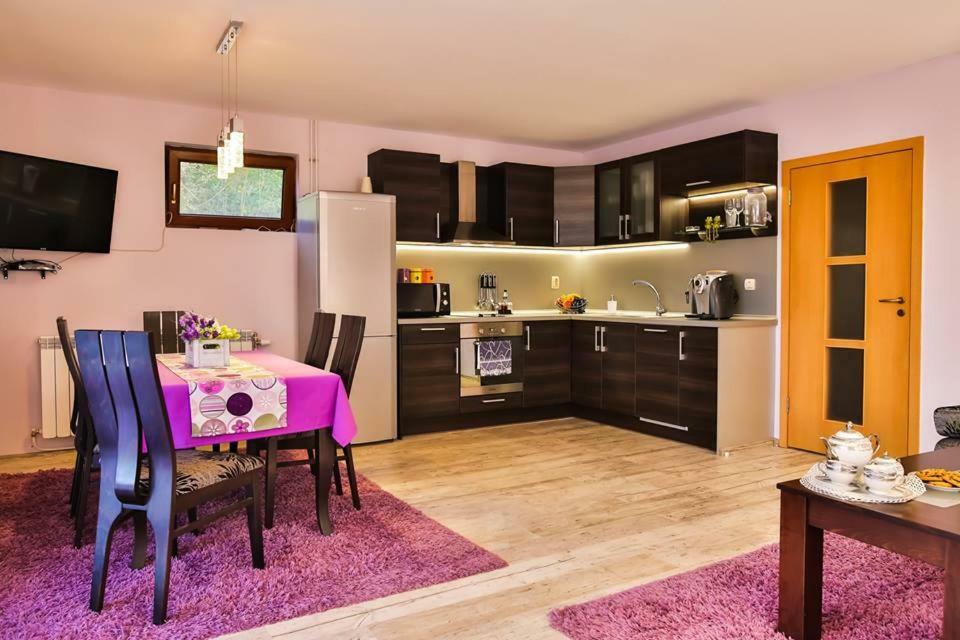 Guest House Beniart Vetrintsi Kültér fotó