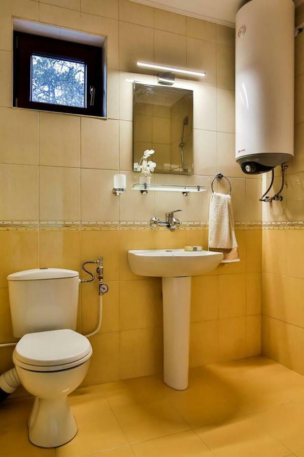 Guest House Beniart Vetrintsi Kültér fotó